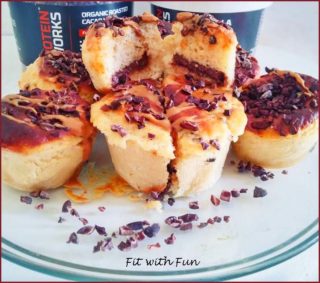 Muffin Soffici alla Vaniglia con Cuore di Crema di Nocciola