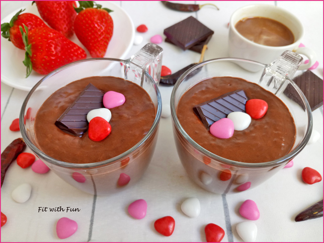 Cioccolata Calda Afrodisiaca di Chia Pudding 