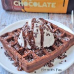 Waffle al Cacao con Gelato al Cocco Low Carb e Proteico